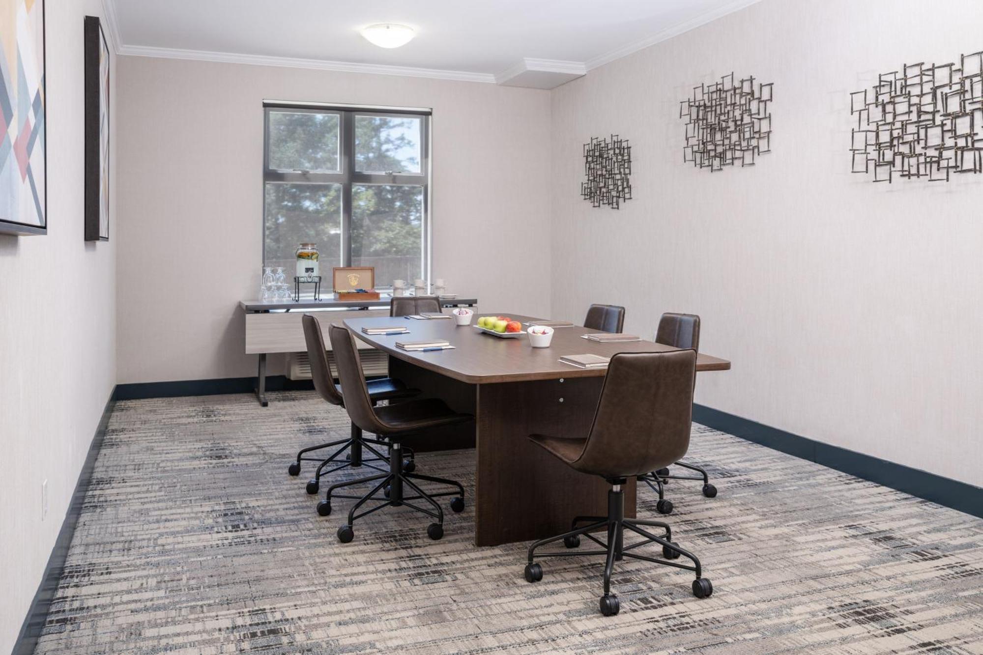 Four Points By Sheraton Victoria Gateway Langford Exteriér fotografie