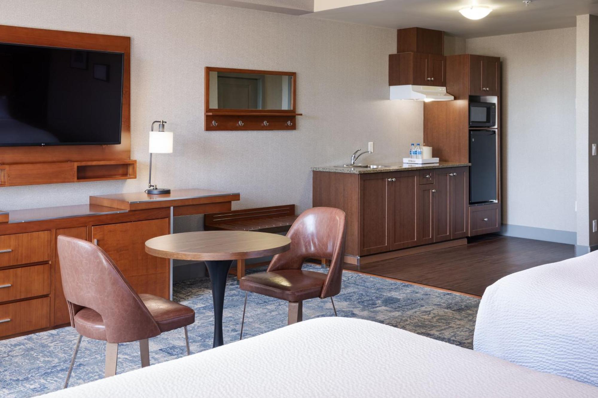Four Points By Sheraton Victoria Gateway Langford Exteriér fotografie