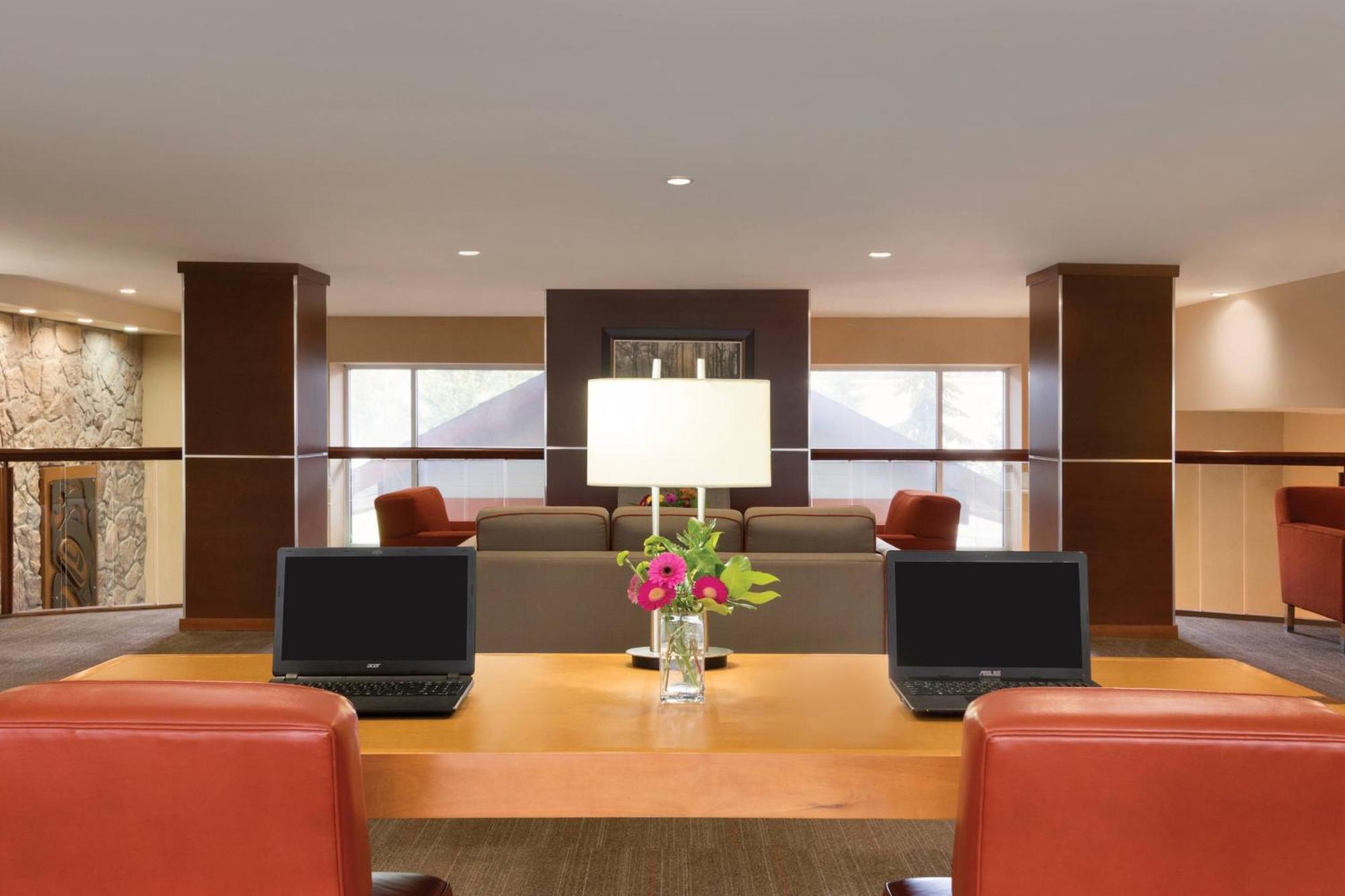 Four Points By Sheraton Victoria Gateway Langford Exteriér fotografie